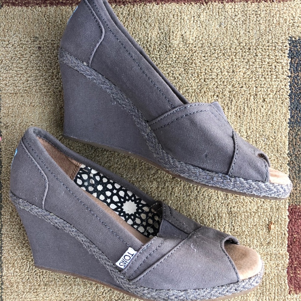 Toms wedges